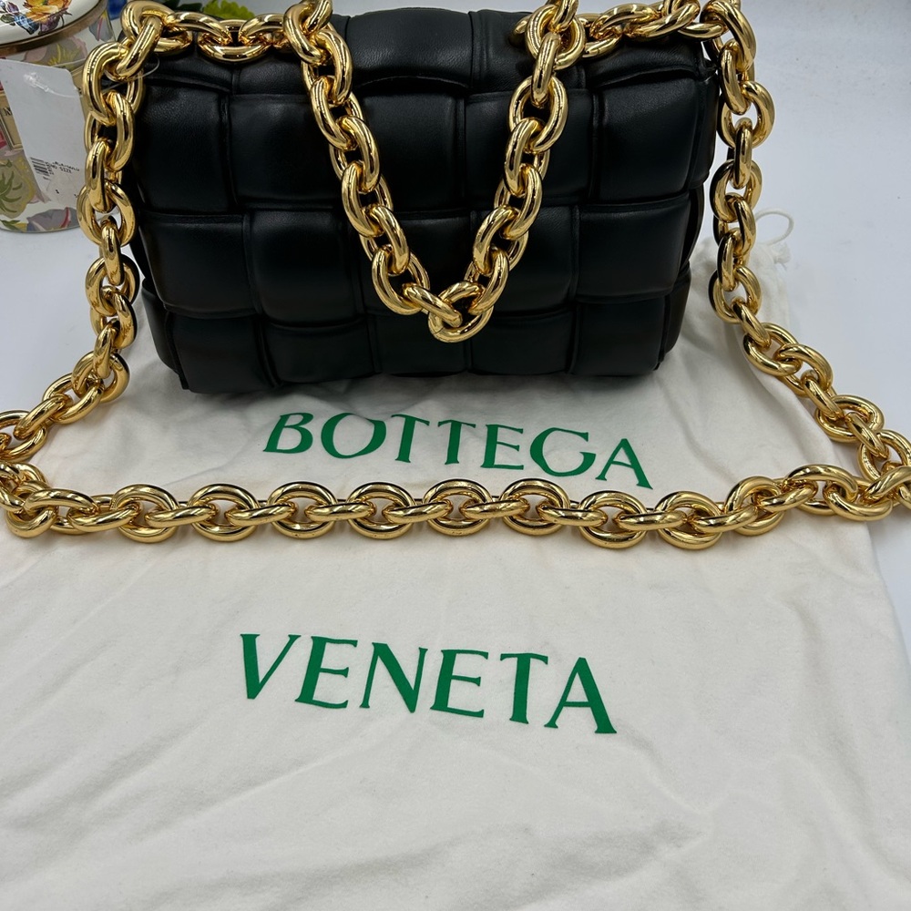 Women's Bottega Venetta Maxi lambskin intreccio padded chain cassette Crossbody - Picture 2 of 13